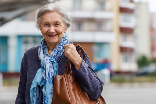 Jaką wybrać torebkę dla babci? Pomysły na prezent na dzień babci i inne okazje