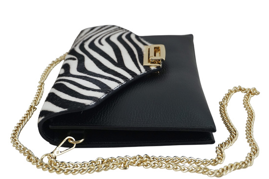 Elegancka kopertówka z modnym printem - Czarna 