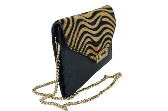 Wieczorowa kopertówka skórzana z modnym printem - Czarna 