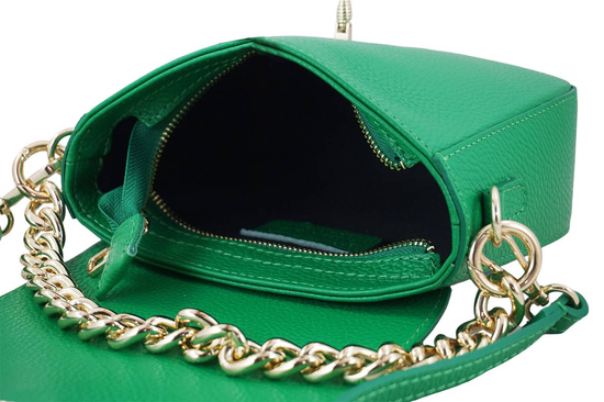 Modna torebka skórzana ze złotym łańcuszkiem - Zielona jasna
