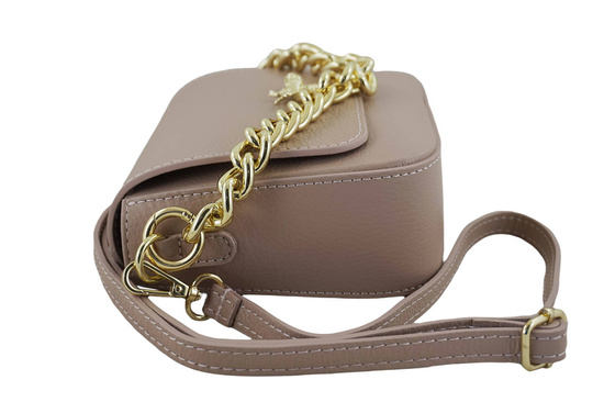 Modna torebka skórzana ze złotym łańcuszkiem - Różowa pudrowa 