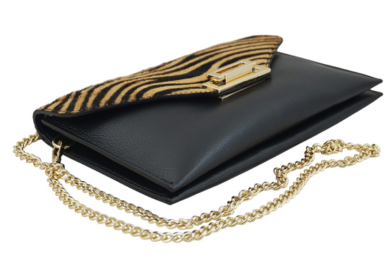 Wieczorowa kopertówka skórzana z modnym printem - Czarna 