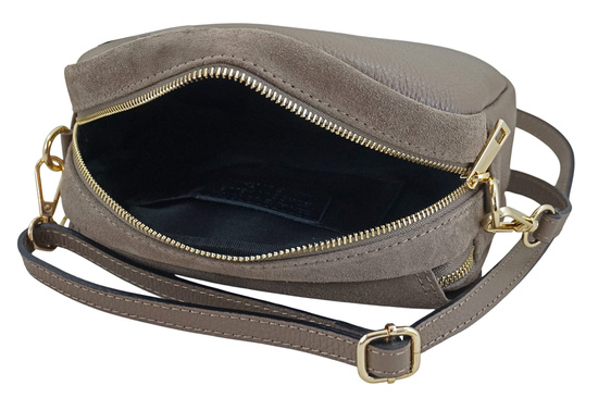 Mała zamszowa listonoszka ze złotym zapięciem - Beżowa ciemna 