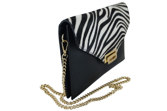 Elegancka kopertówka z modnym printem - Czarna 